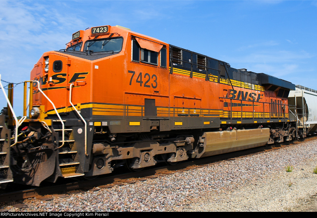 BNSF 7423